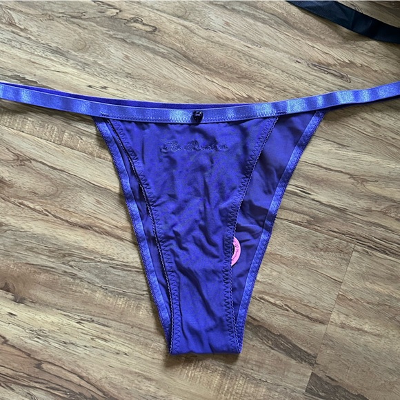 Voight Lingerie Set - Picture 7 of 16